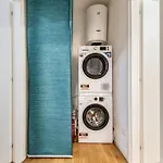 Bright Apartment-linate 10'- Duomo 10 Min شقة *