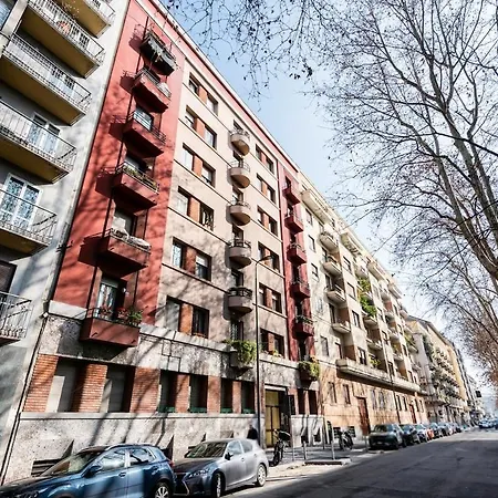 Bright Apartment-linate 10'- Duomo 10 Min شقة *